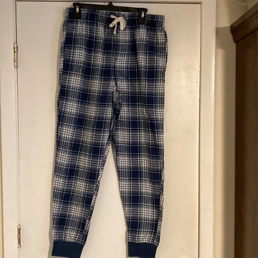 Men’s  Brand New Sonoma  medium jogger pajama pants. Blue and white
